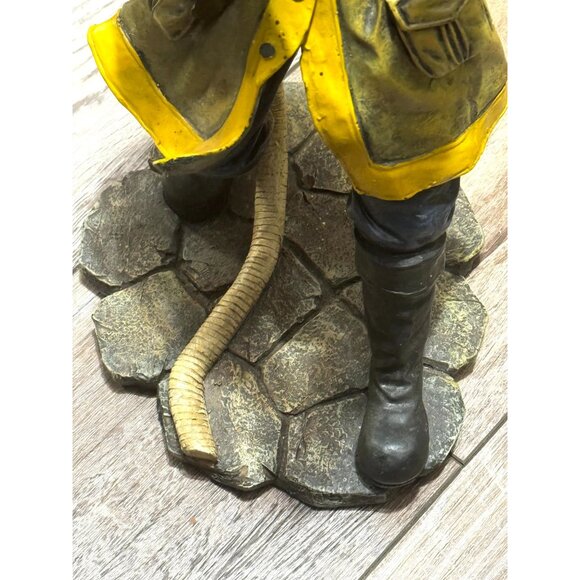 Vintage Firefighter Figurine Holding Hose - Picture 4 of 6